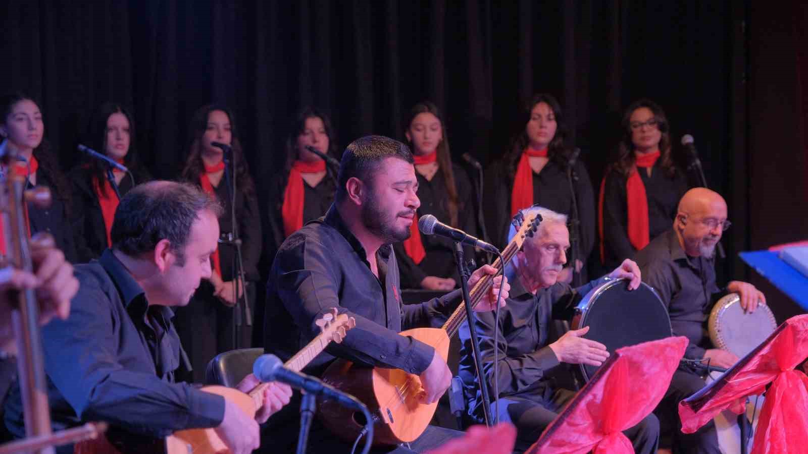 İneg&ouml;l Belediyesi THM Gen&ccedil;lik Korosu&rsquo;ndan kulakların pasını silen konser
