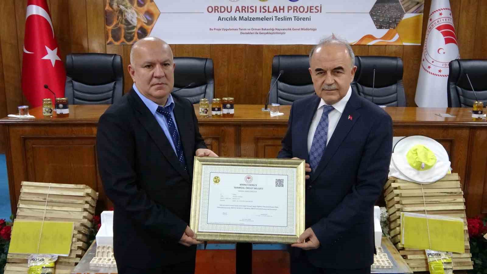 Ordu&rsquo;da arıcılara malzeme desteği
