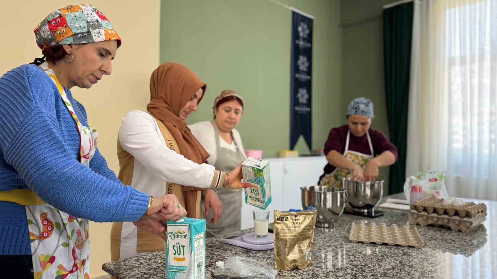 Aydın Büyükşehir Belediyesi Kadın Yaşam Atölyesi hizmete açıldı