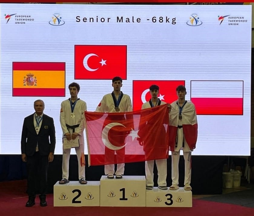 Emir Perçin bronz madalyanın sahibi oldu