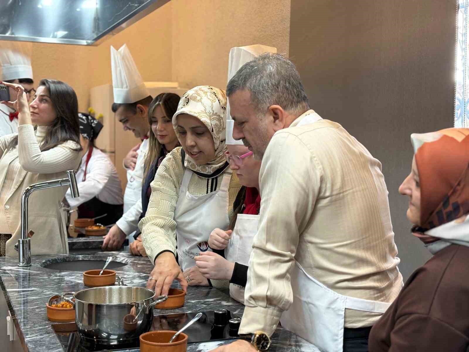 Başkan Ercan, otizmli bireylerle aşure yaptı
