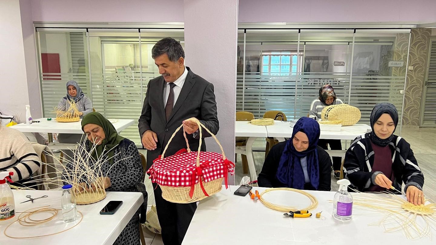 Başkan Aksun, ERMEK kurslarında incelemelerde bulundu