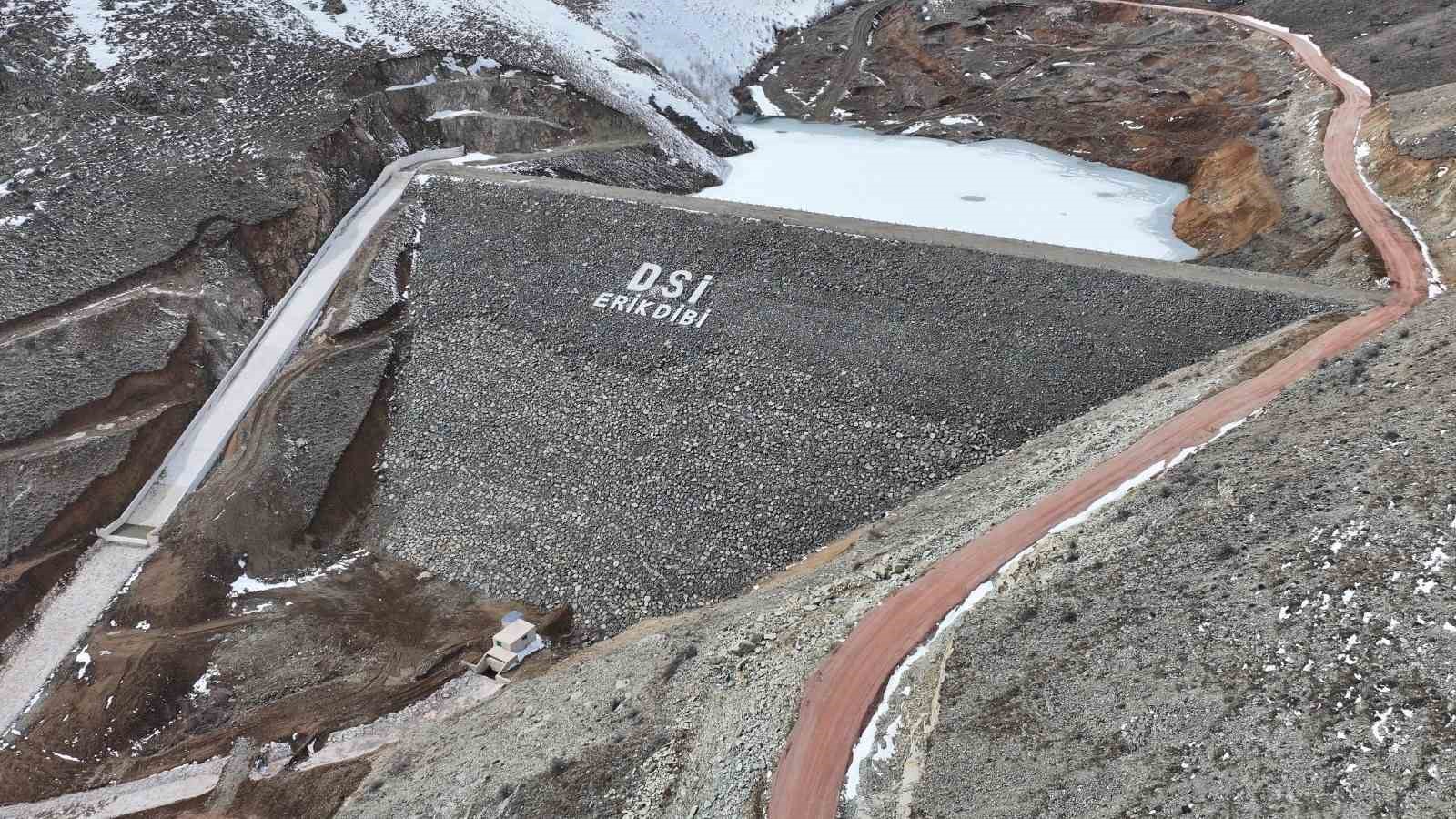 Erikdibi Göleti inşaatında çalışmalar sürüyor