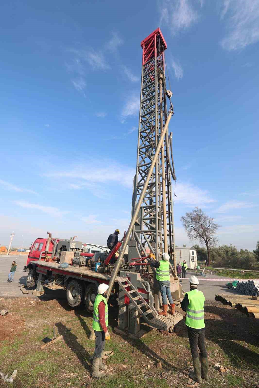 Kuraklıkla mücadele eden İzmir’de yeni 15 sondaj kuyusu