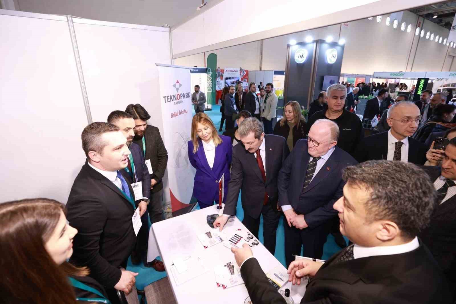 Samsun’da gençler teknolojiyle iş hayatına hazırlanıyor