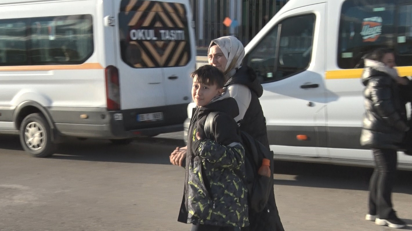 Ortaokul öğrencisinin Mansur Yavaş’a yol çağrısı gülümsetti