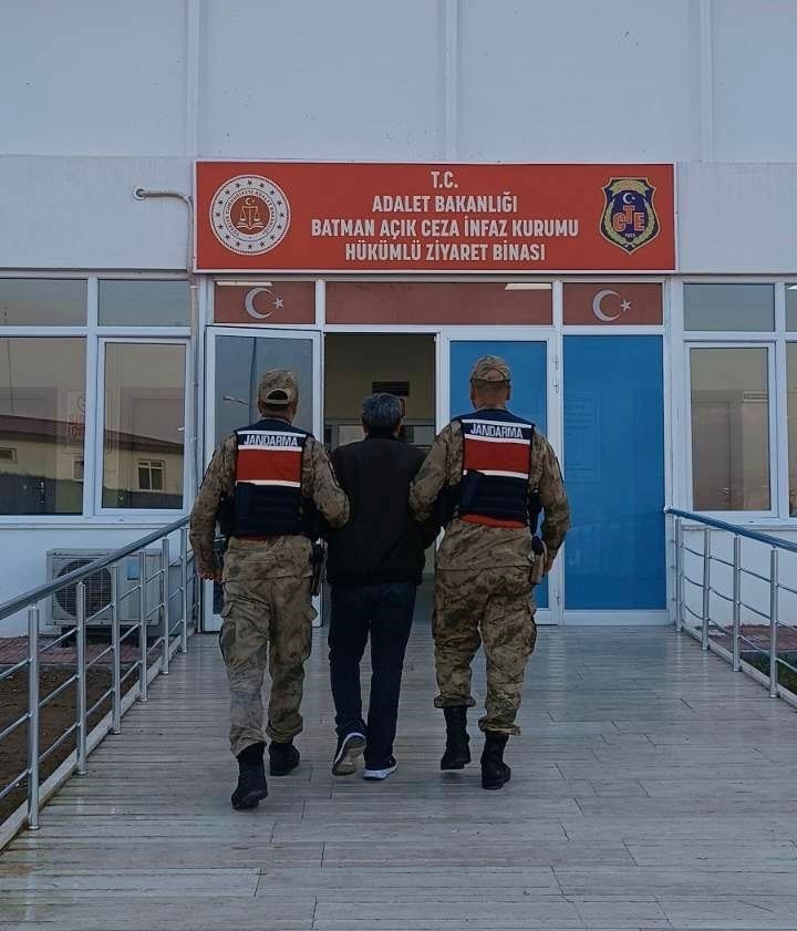 Batman’da çeşitli suçlardan aranan 17 şahıs yakalandı