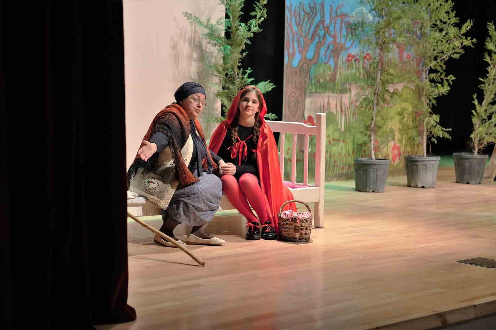 Keçiören’de Kırmızı Başlıklı Kız müzikali çocuklarla buluştu