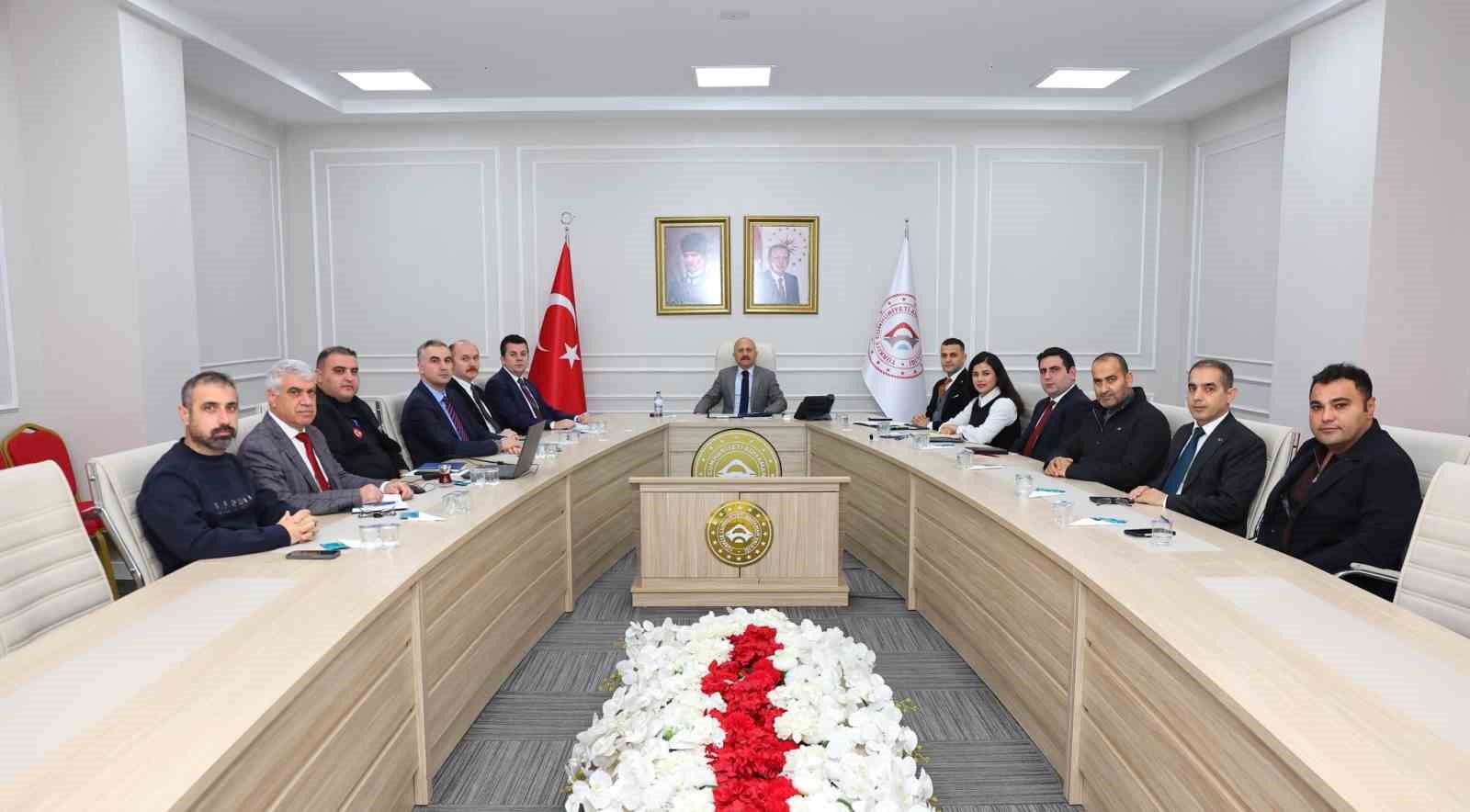 Vali yardımcılarıyla değerlendirme toplantısı yapıldı