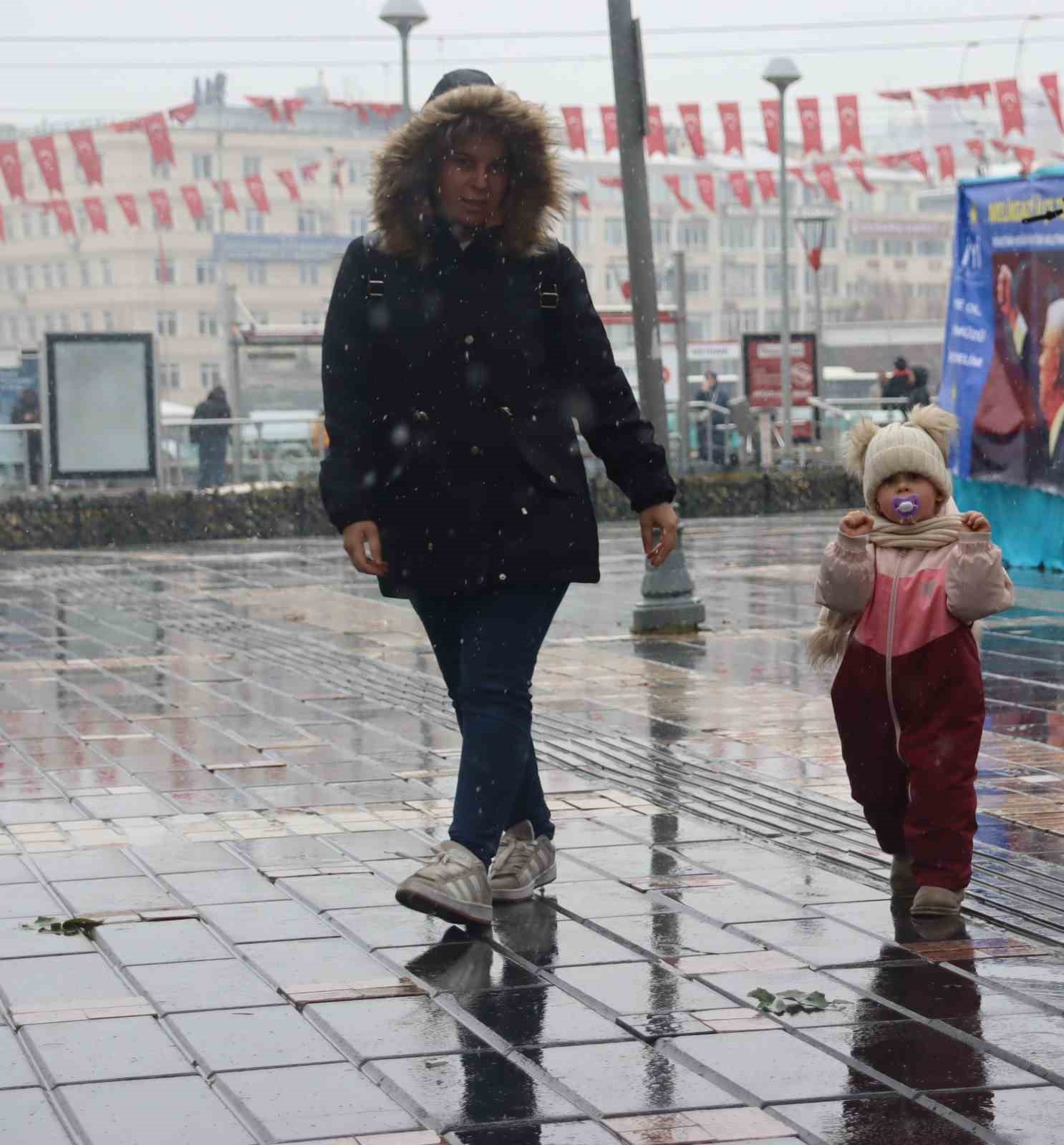Kayseri’de kar yağışı etkili oldu