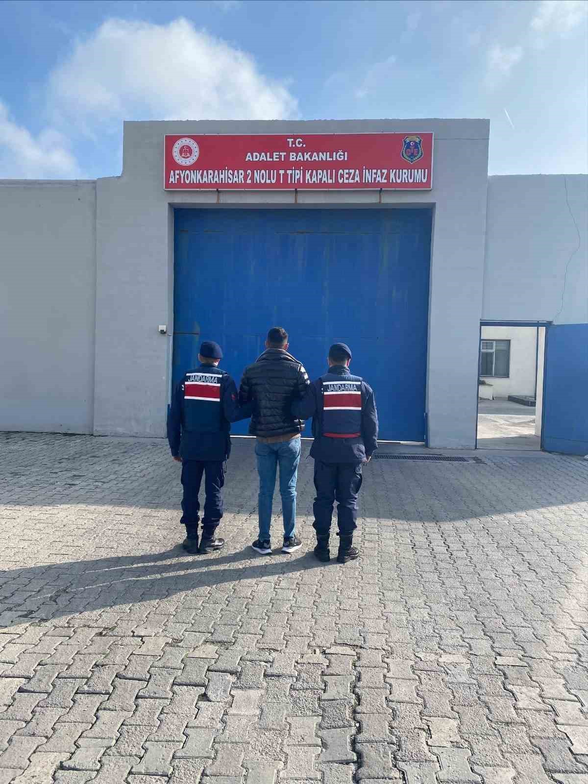 Çeşitli suçlardan aranan 12 kişi tutuklandı