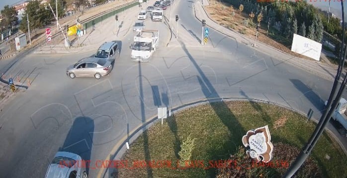 Malatya'da meydana gelen kazalar güvenlik kameralarına yansıdı IHANews报道