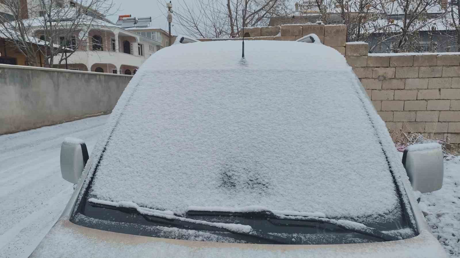 Erciş’te kar yağışı