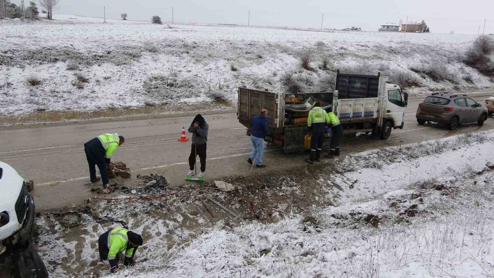 Kastamonu’da işçileri taşıyan kamyonet yan yattı: 7 yaralı