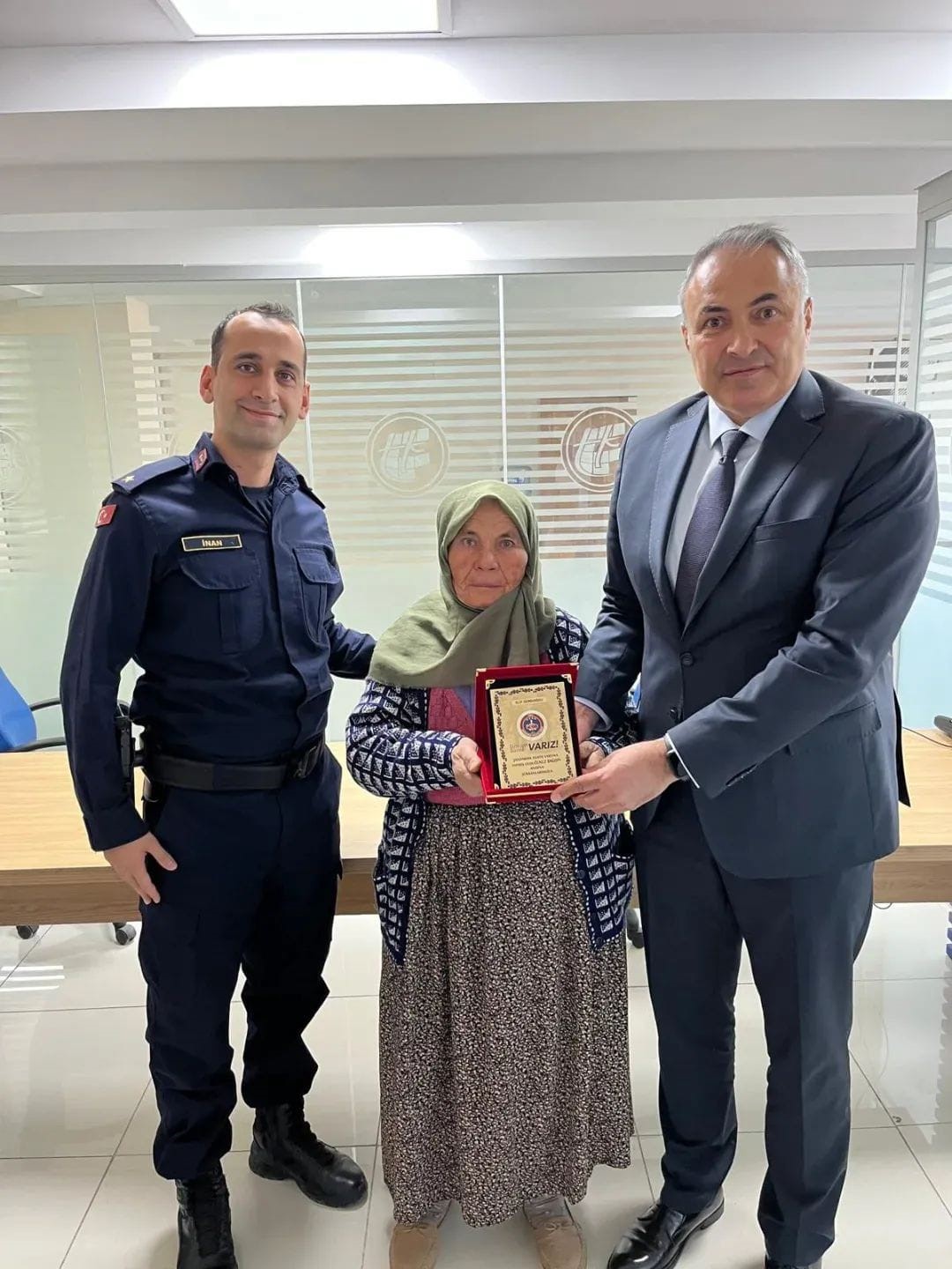 Denizli’de 3 kadın gayrimenkulünü jandarmaya bağışladı