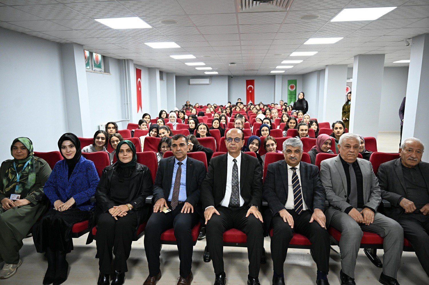 Başkan Geçit: "En güvenli liman ailedir"