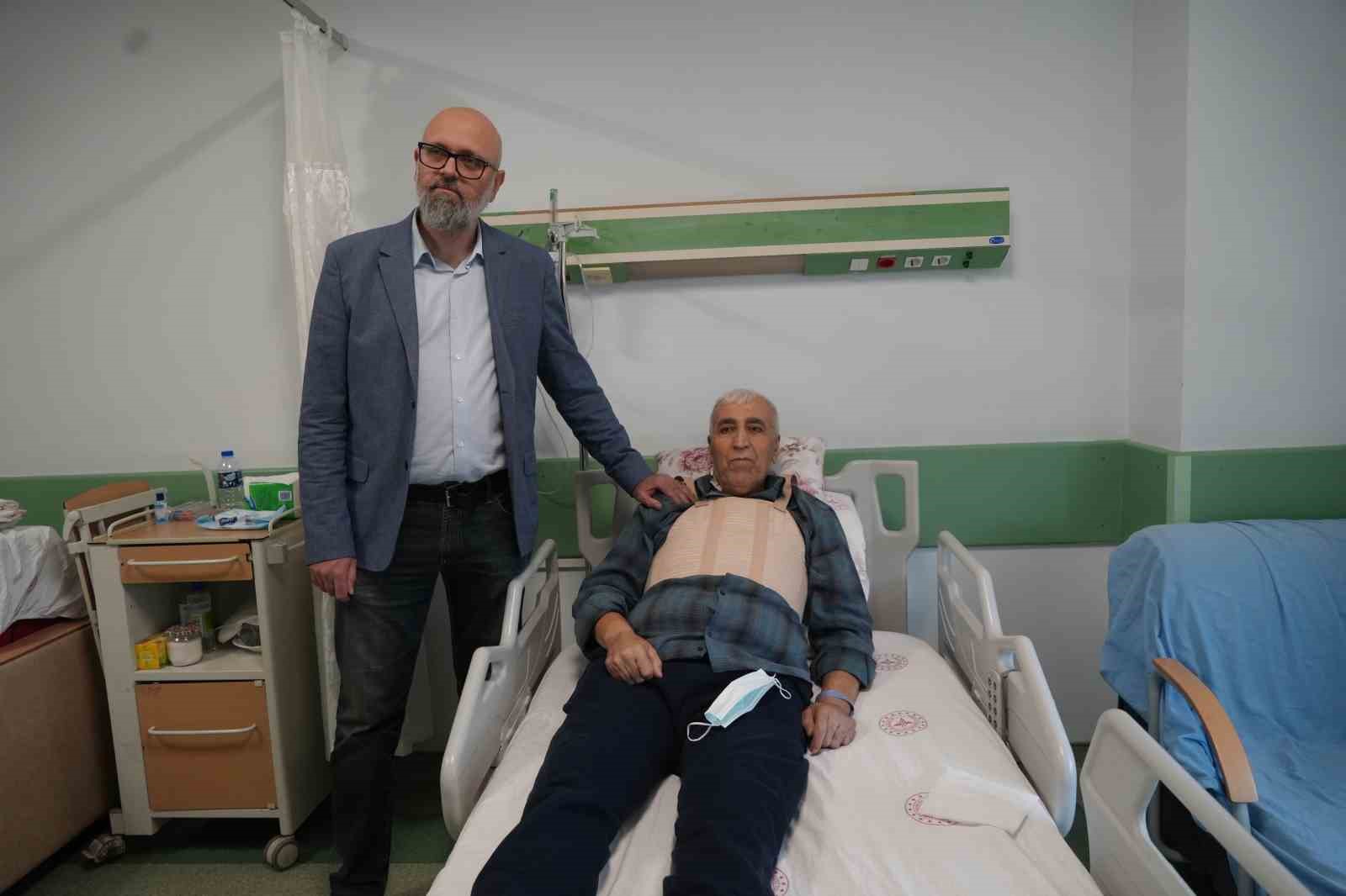 Dünyanın ileri merkezlerinde yapılan ’hibrit aort’ ameliyatı Samsun’da başarıyla uygulandı