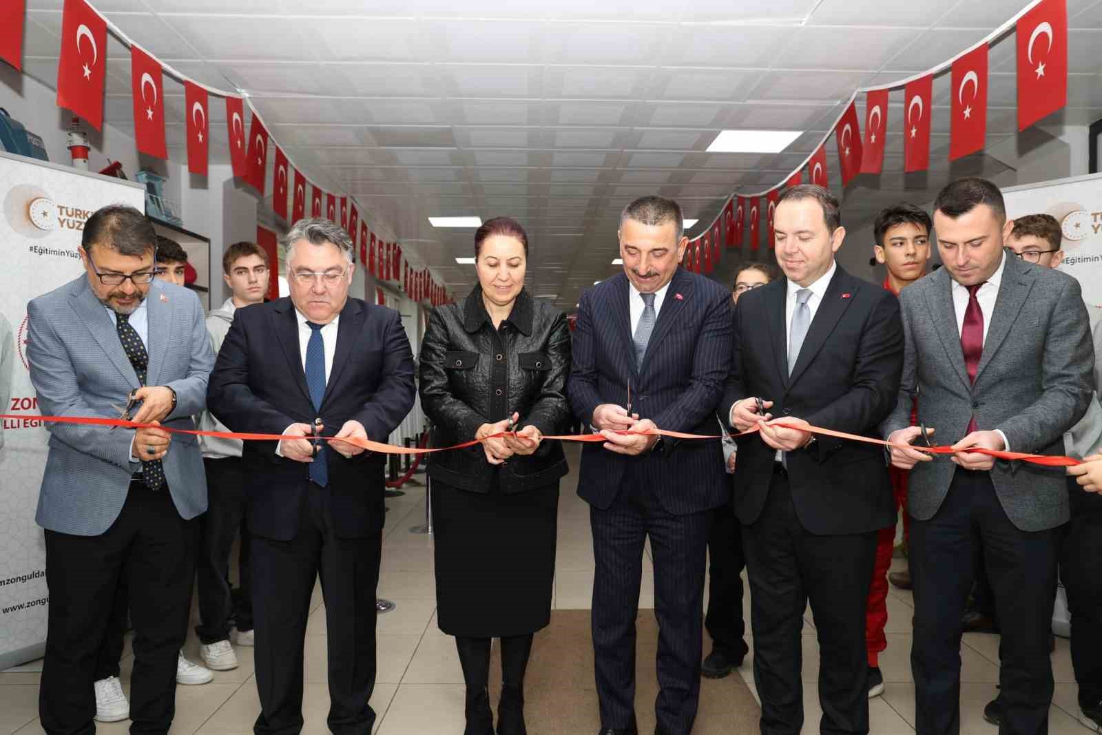 Zonguldak’ta öğrencilere yerli ve milli teknolojiler tanıtıldı