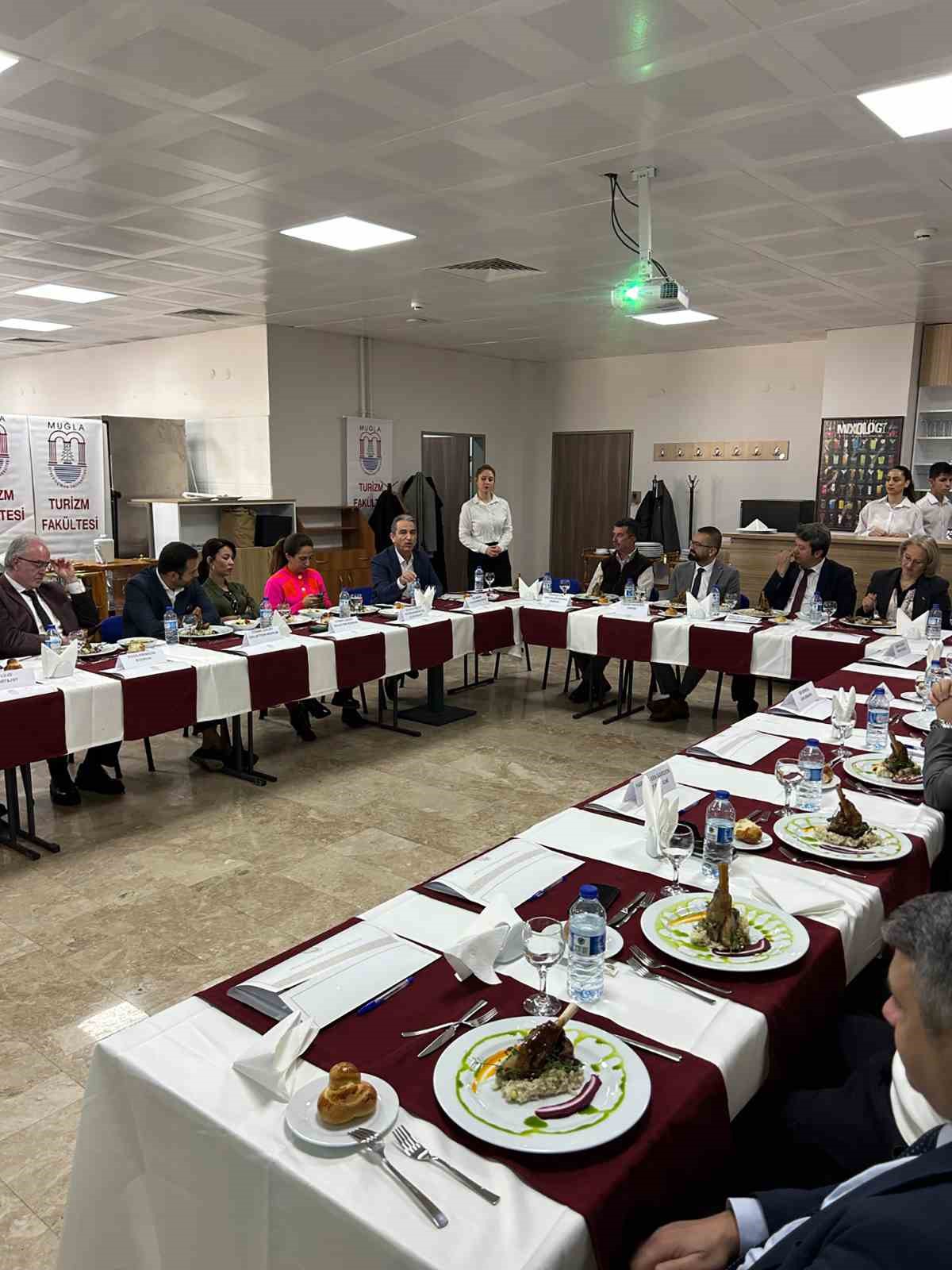 MSKÜ Turizm Fakültesi, Bodrum’un 5 yıldızlı otel genel müdürlerini ağırladı