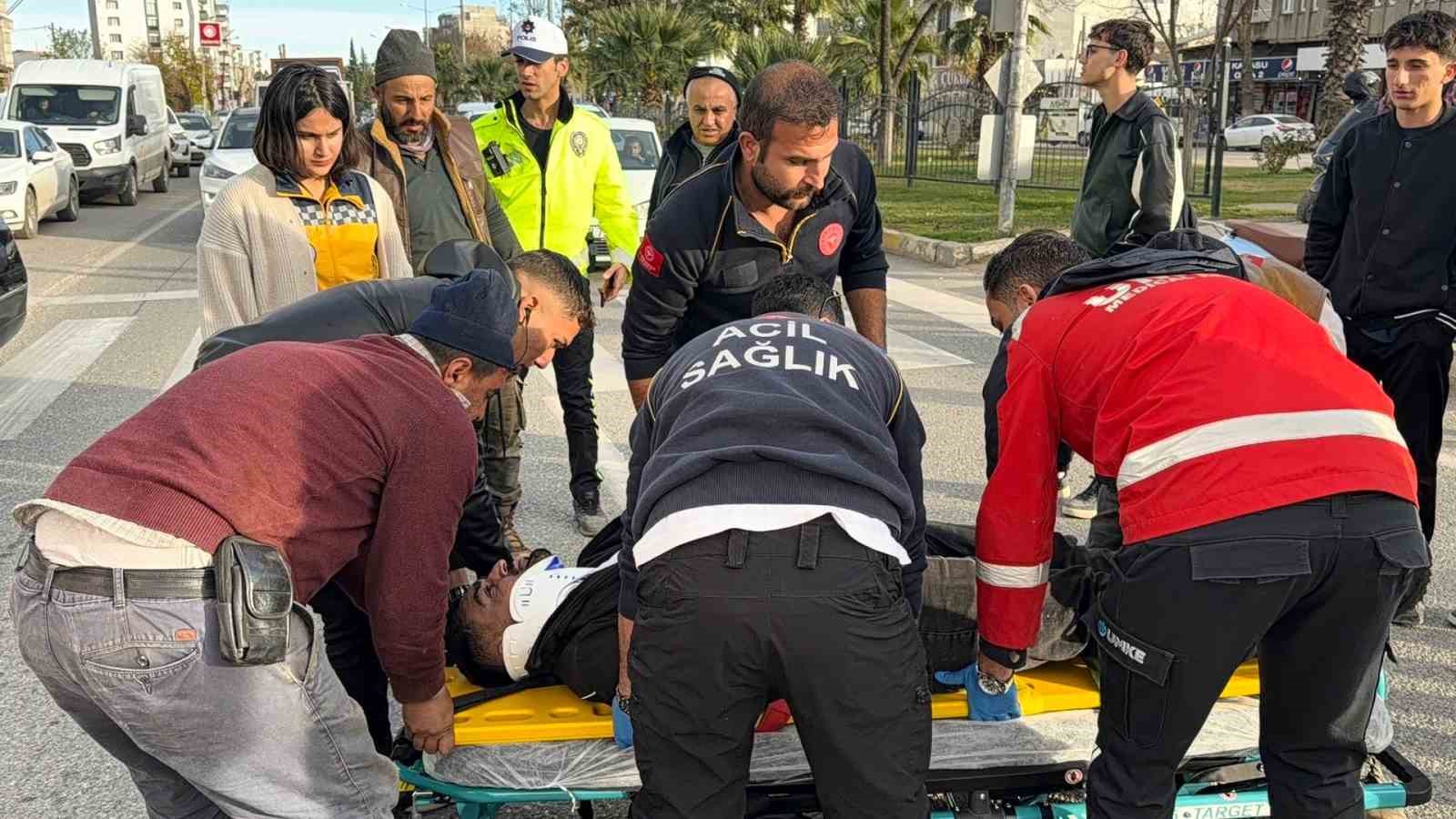 Yayaya çarpmamak için motosikleti devirdi: 1 yaralı