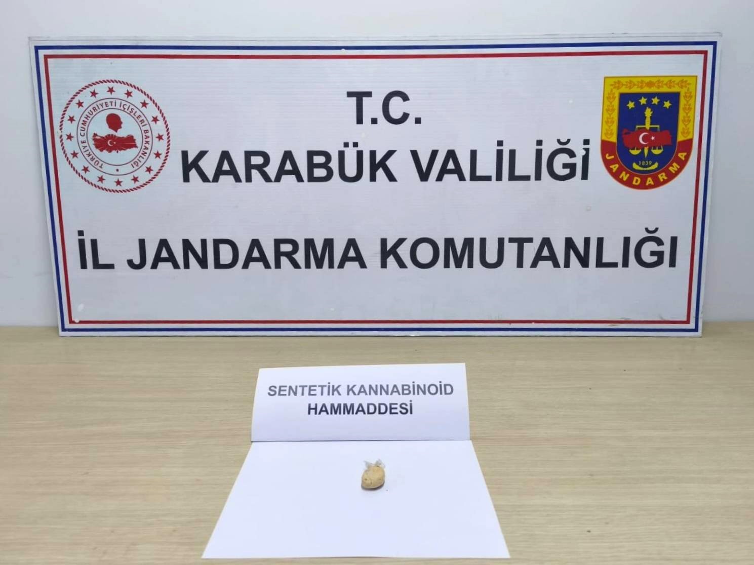 Karabük’te 70 adet sentetik ecza hap ele geçirildi