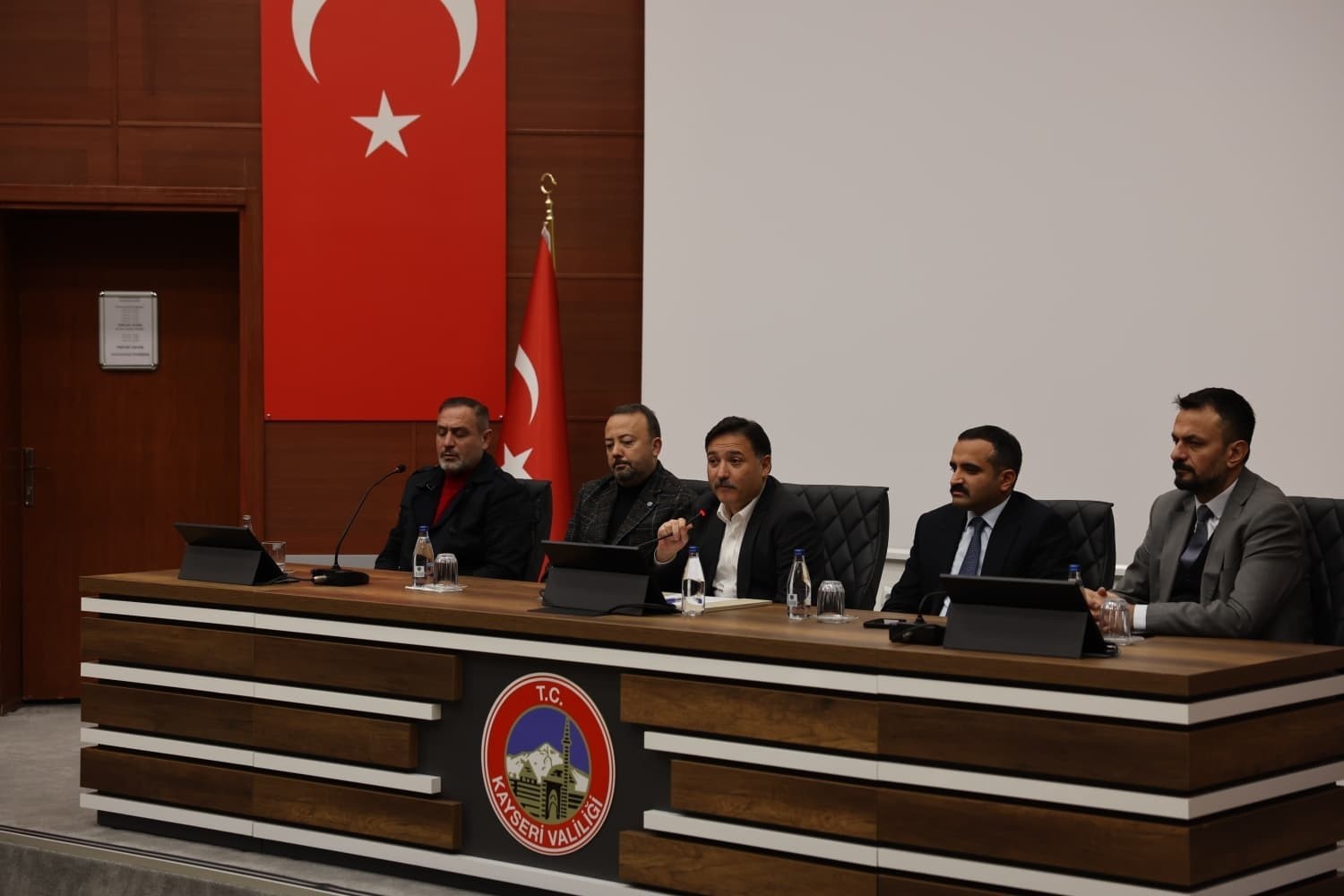 Vali Çiçek: "Turist rehberlerinin sahadaki görüşleri bizim için önemli"