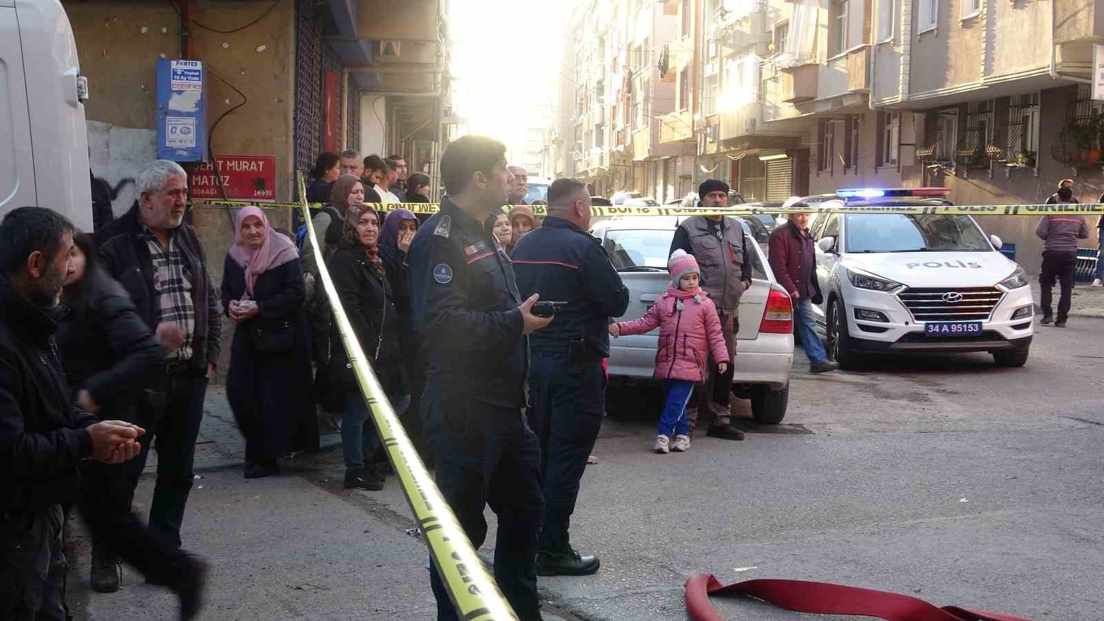 Tuzla’da çatı yangını korkuttu