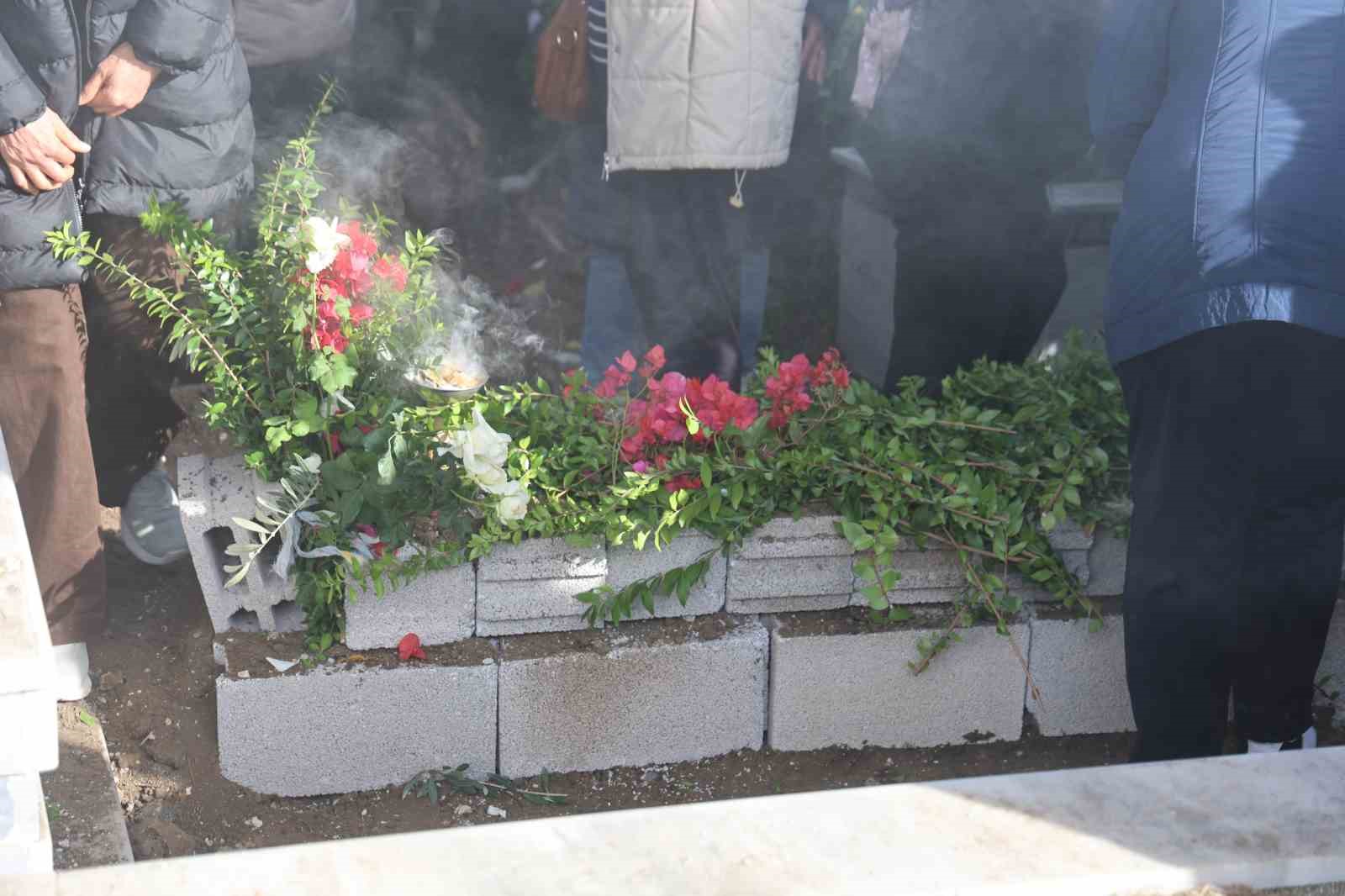 Akdeniz’e açılıp, cansız bedeni Kıbrıs’ta bulunan balıkçı, memleketinde son yolculuğuna uğurlandı