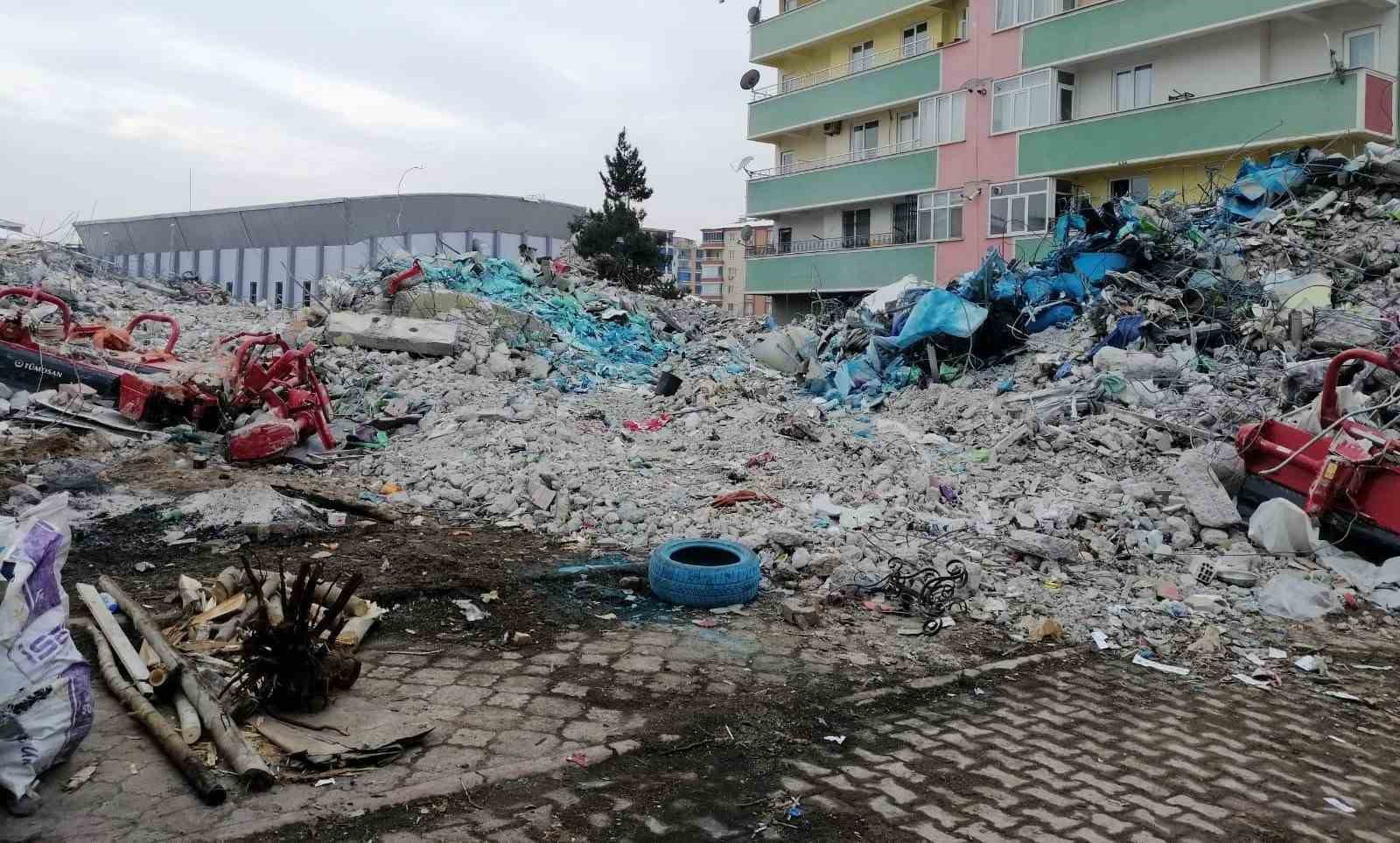 Ermeç Apartmanı davası ertelendi