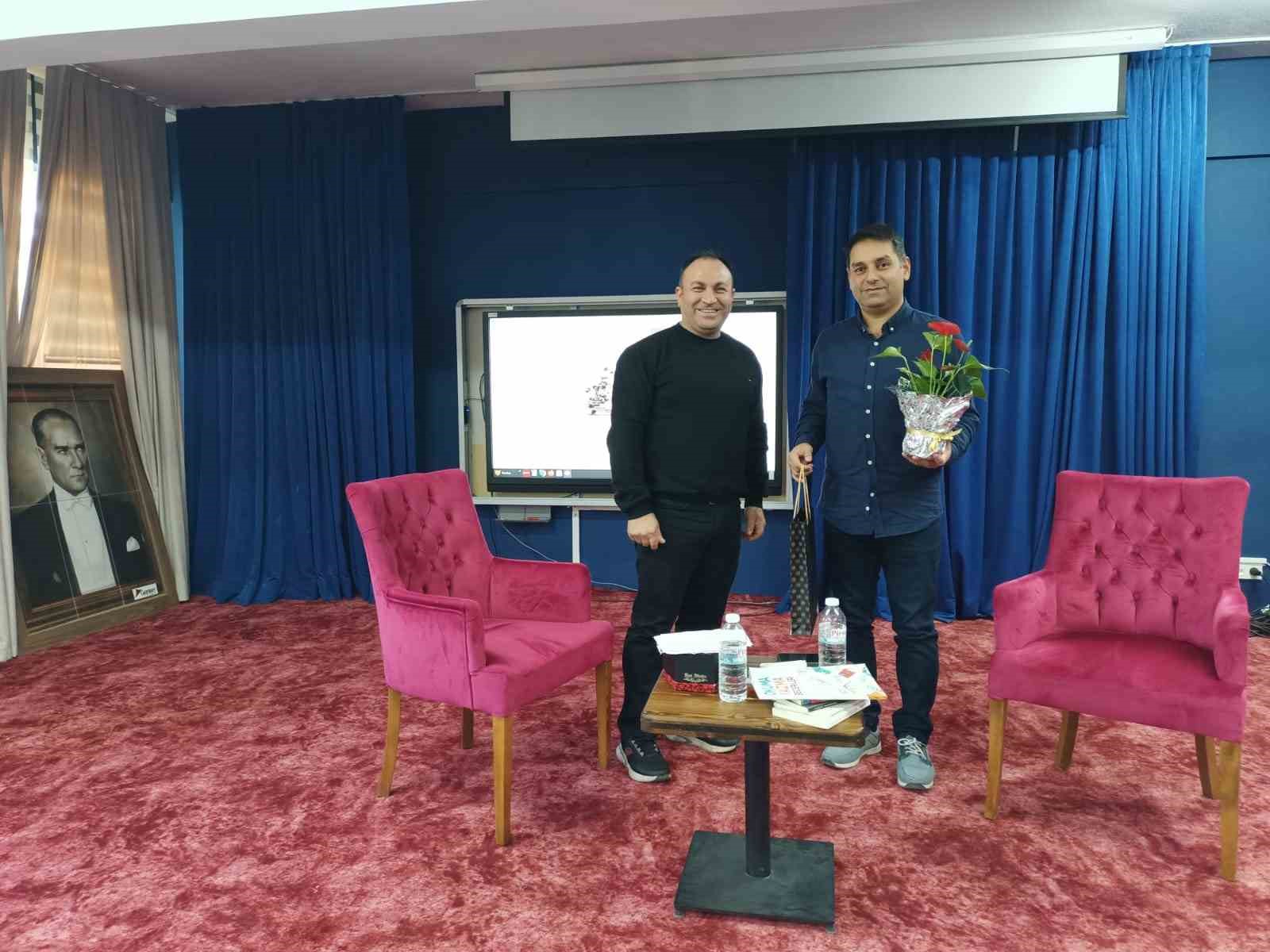 Gen&ccedil; kalemler usta yazarla buluştu
