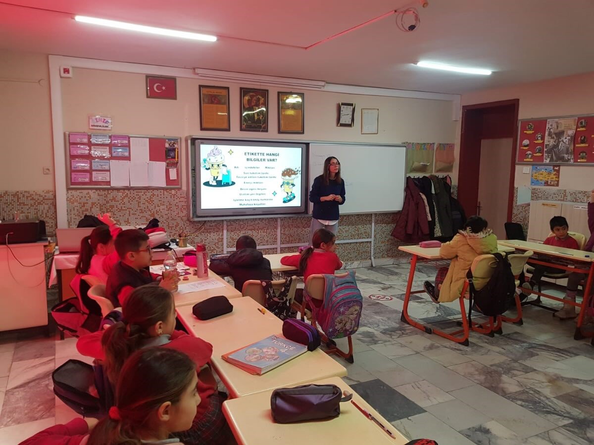 Salavatlı İlkokulu&rsquo;nda &ouml;ğrencilere gıda bilinci eğitimi
