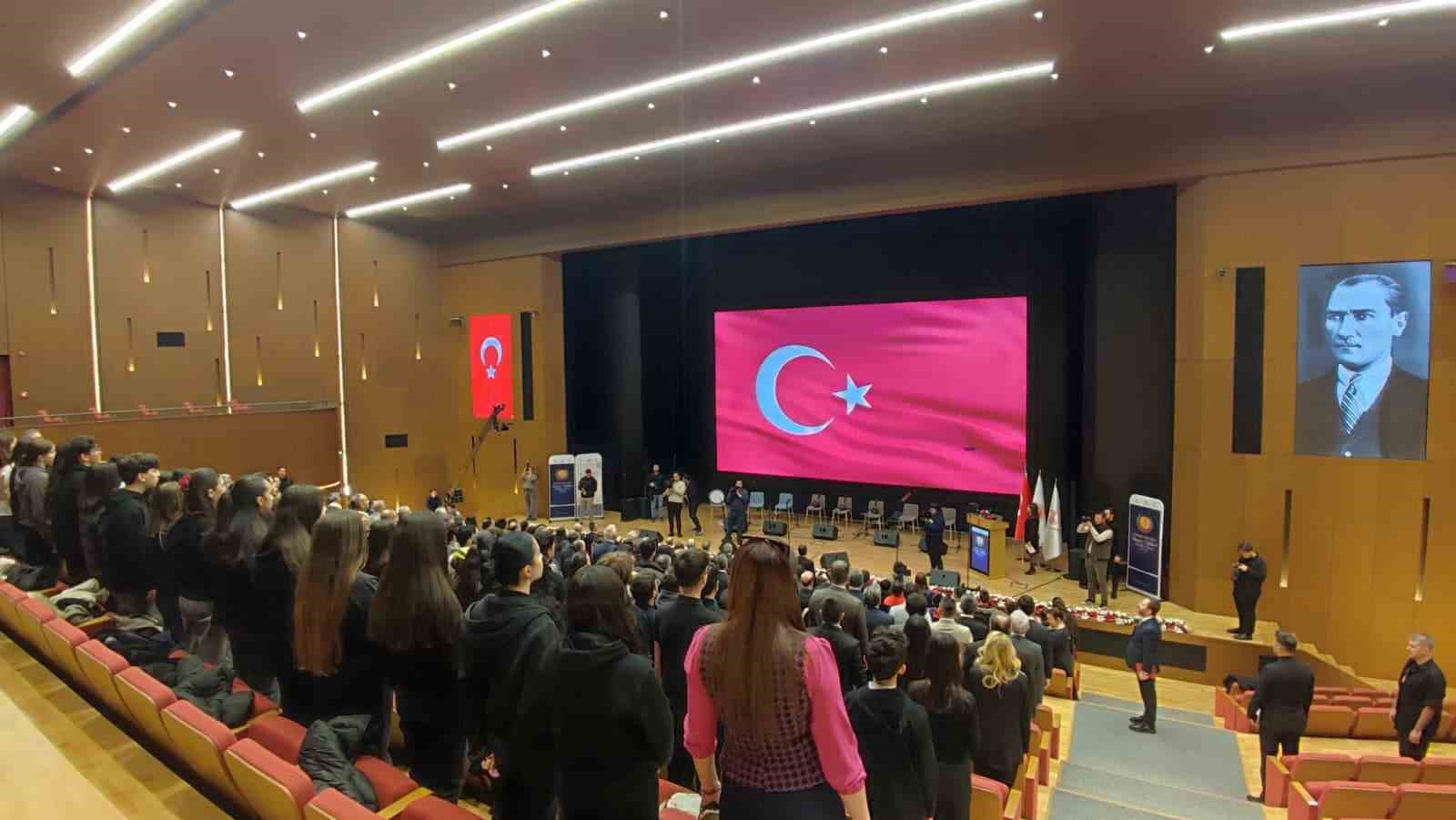 Bakan Ersoy: "Dil bir milletin sadece iletişim aracı değil hafızası, vicdanı ve y&uuml;reğidir"
