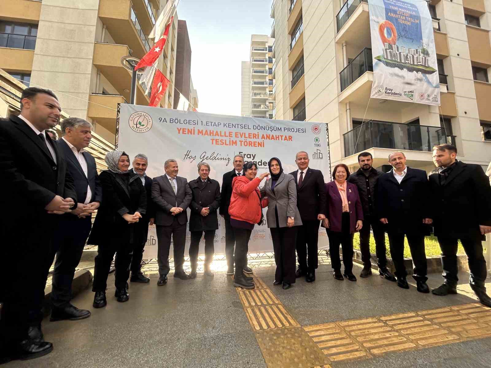 Gaziosmanpaşa’daki Yeni Mahalle Evleri Konutları sahiplerine teslim edildi