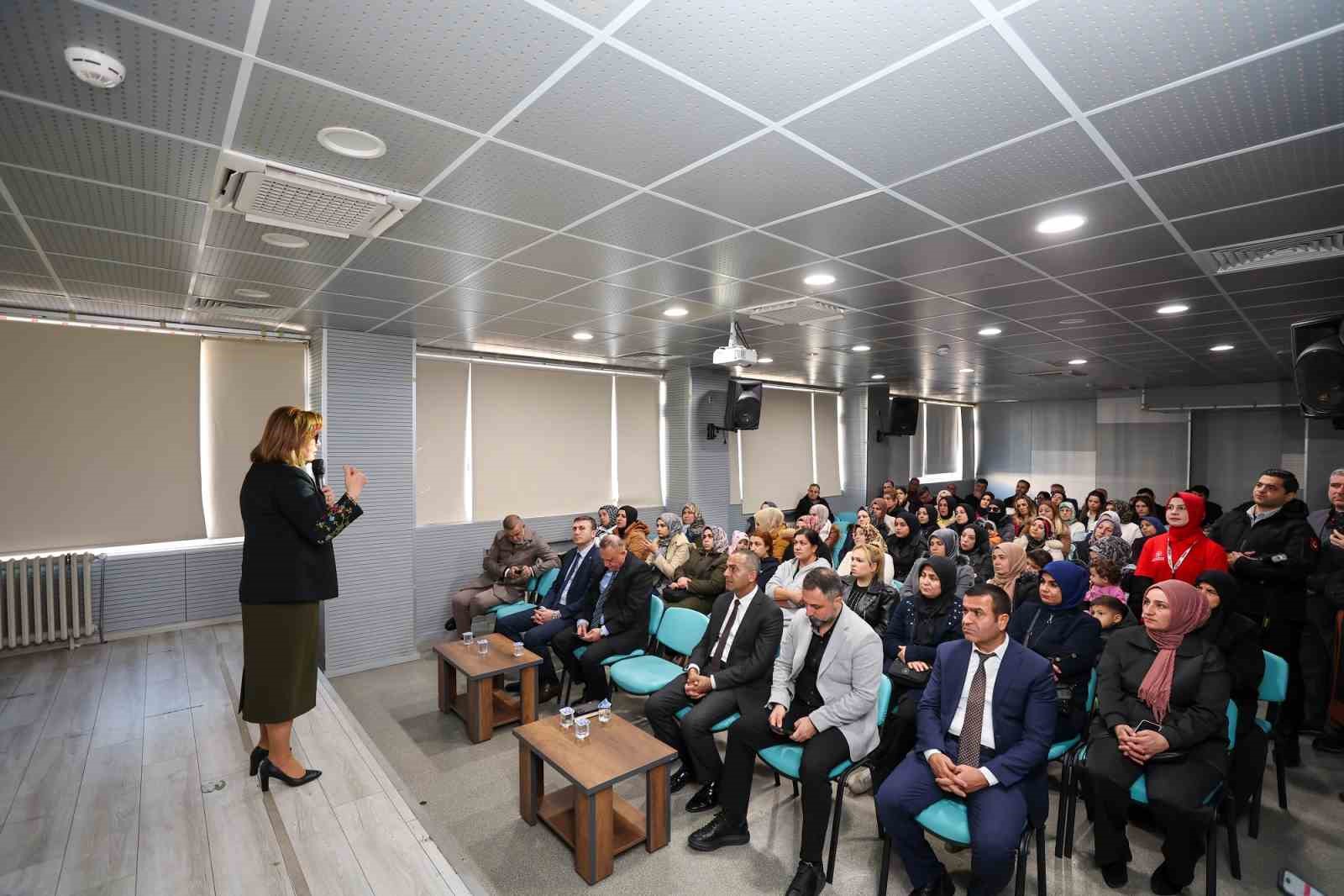 Şahin: "Çocuklarda tek tip başarı doğru değil, onları erken yaşta yeteneklere göre yönlendirmek gerekiyor"