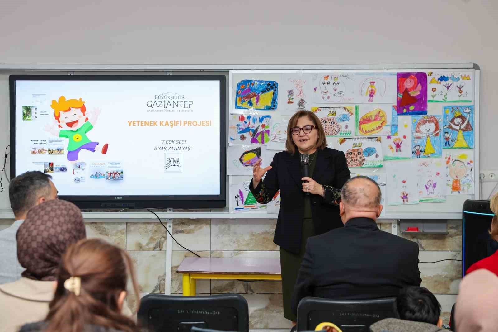 Şahin: "&Ccedil;ocuklarda tek tip başarı doğru değil, onları erken yaşta yeteneklere g&ouml;re y&ouml;nlendirmek gerekiyor"
