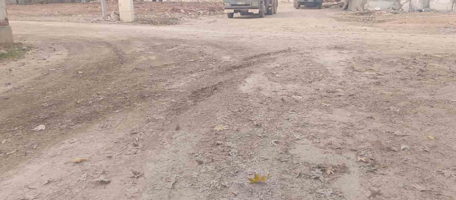 G&ouml;lbaşı il&ccedil;esinde mahallelinin asfalt tepkisi
