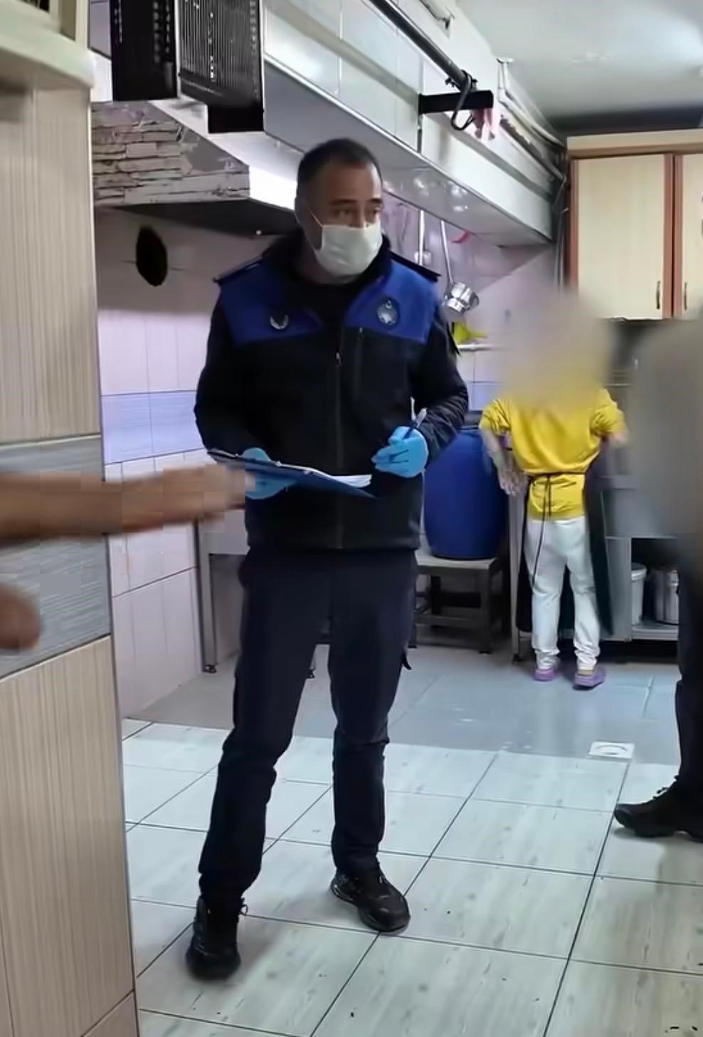 Talas’ta zabıta ekiplerinden gıda denetimi