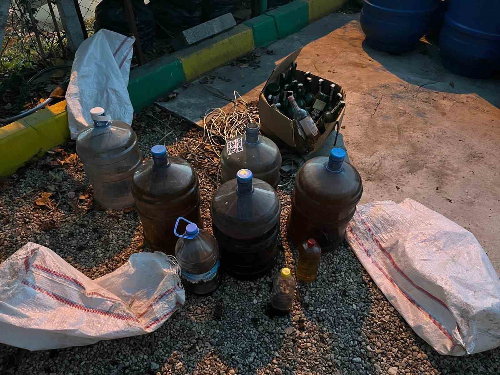 Yeni yıl öncesi 6 ton sahte alkol ele geçirildi