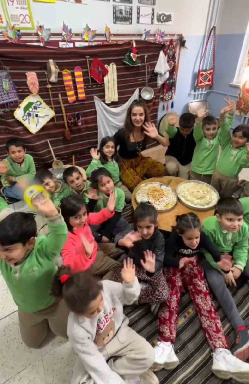 Tunceli&rsquo;de Yerli Malı Haftası&rsquo;na y&uuml;rekten dokunuş: Sınıf adeta k&uuml;lt&uuml;r ocağı oldu
