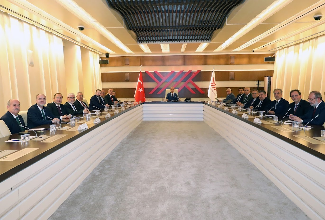 Ege &Uuml;niversitesi Rekt&ouml;r&uuml; Prof. Dr. Musa Alcı mazbatasını aldı
