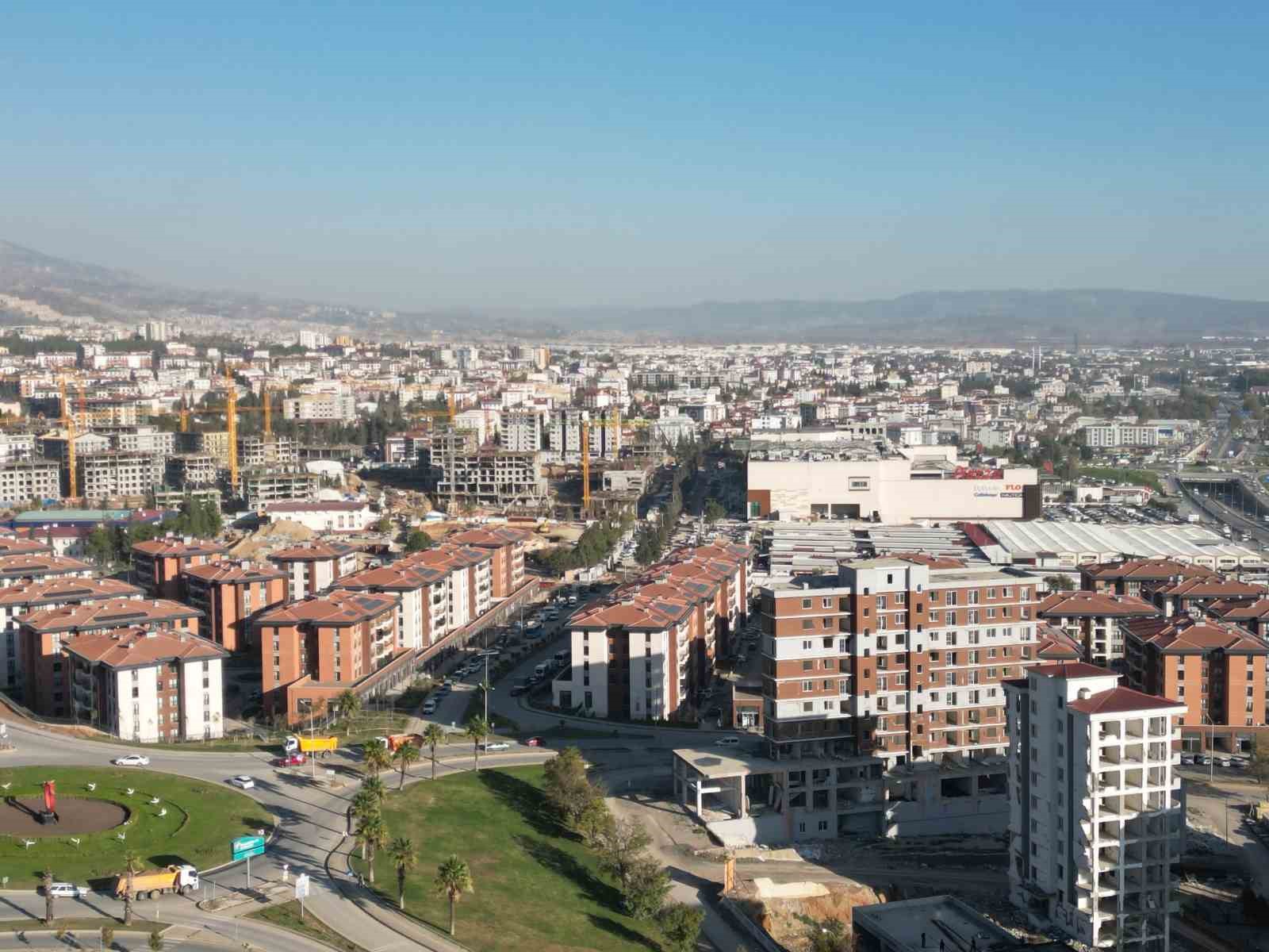 Ebrar Sitesi çevresinde ticari hayat yeniden canlanıyor
