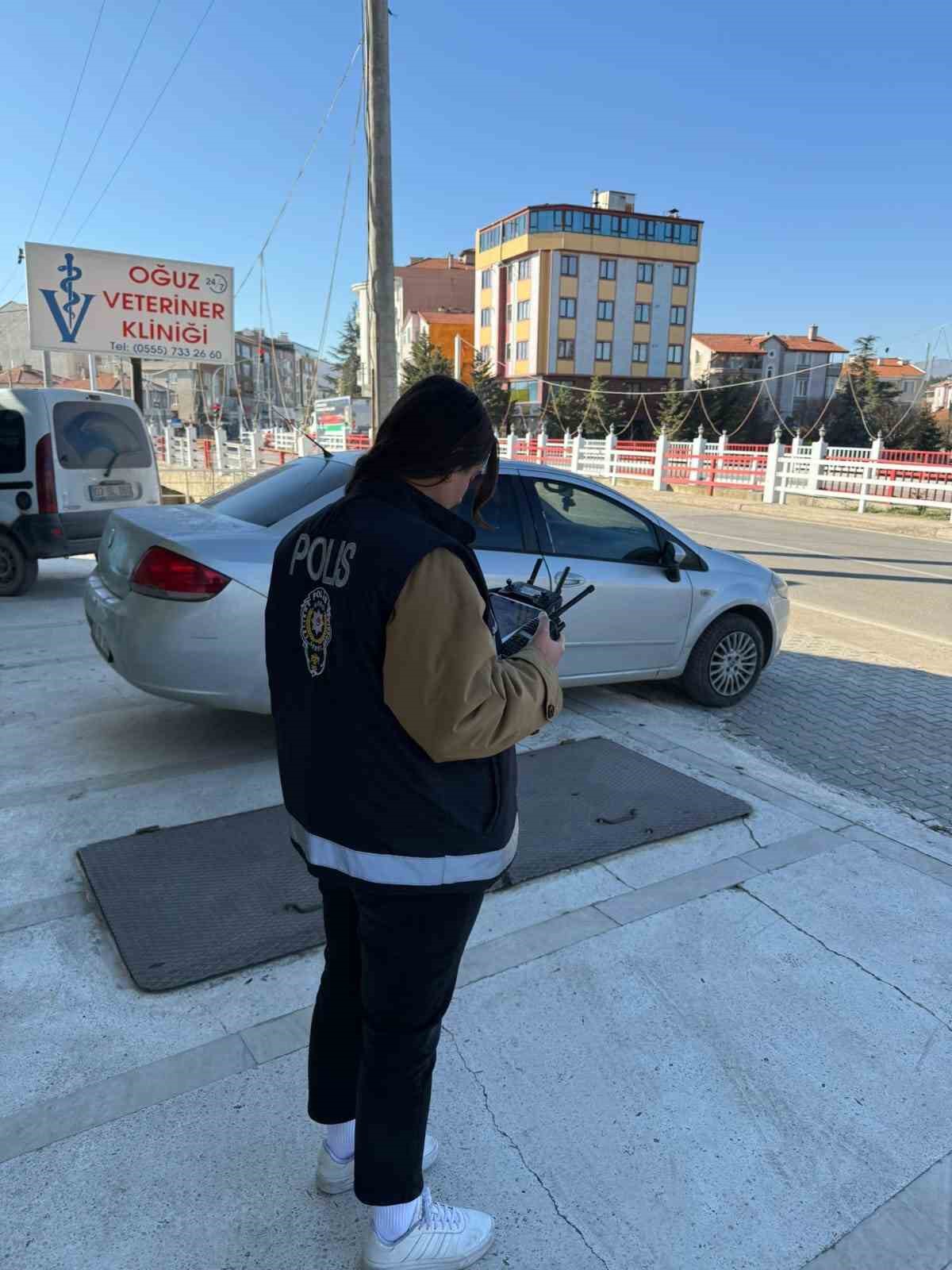 Şuhut&rsquo;ta dron destekli trafik denetimi yapıldı
