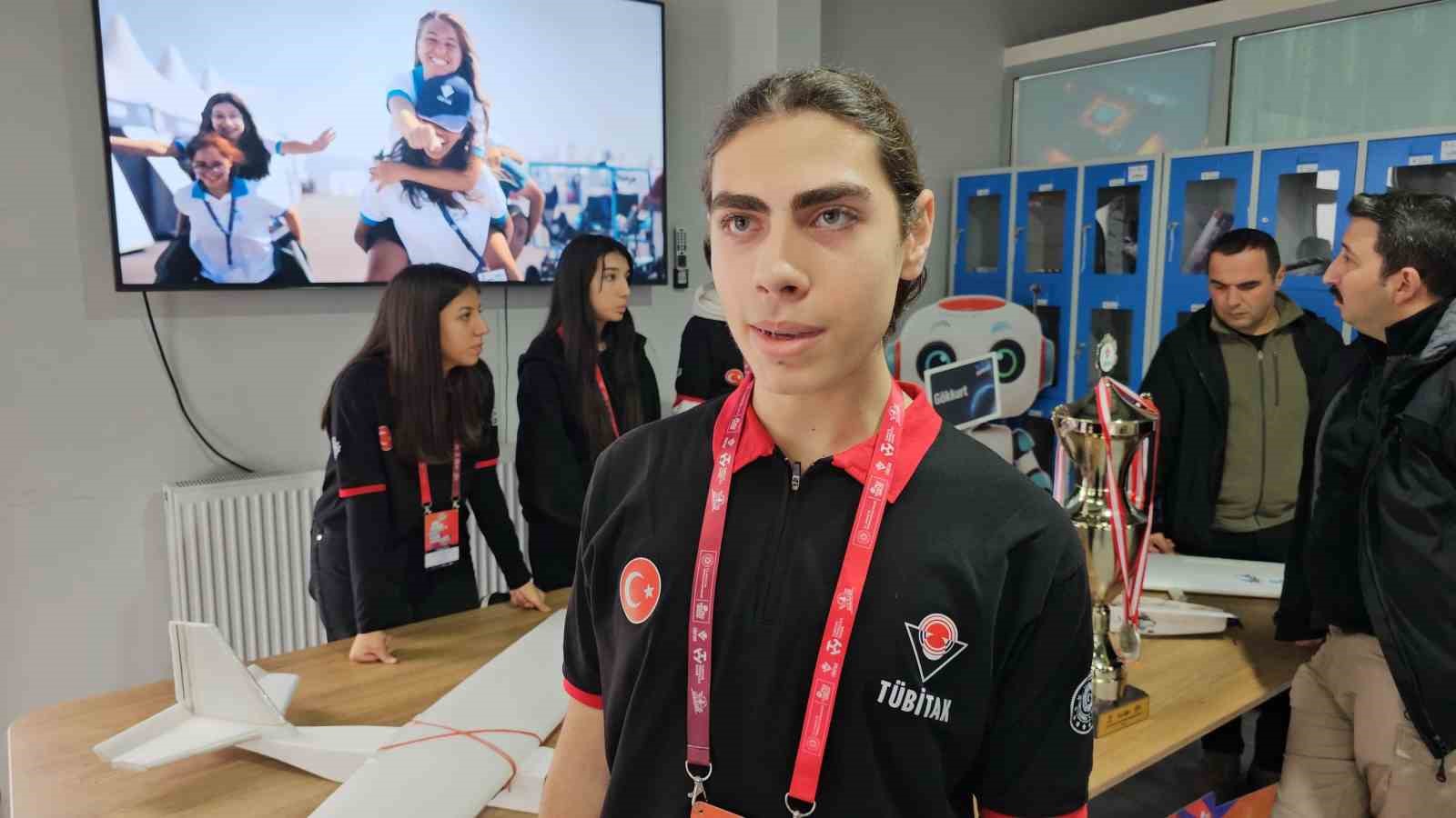 GÖKKURT ile Türkiye ikincisi olan gençler, projelerini daha ileriye taşımayı hedefliyor