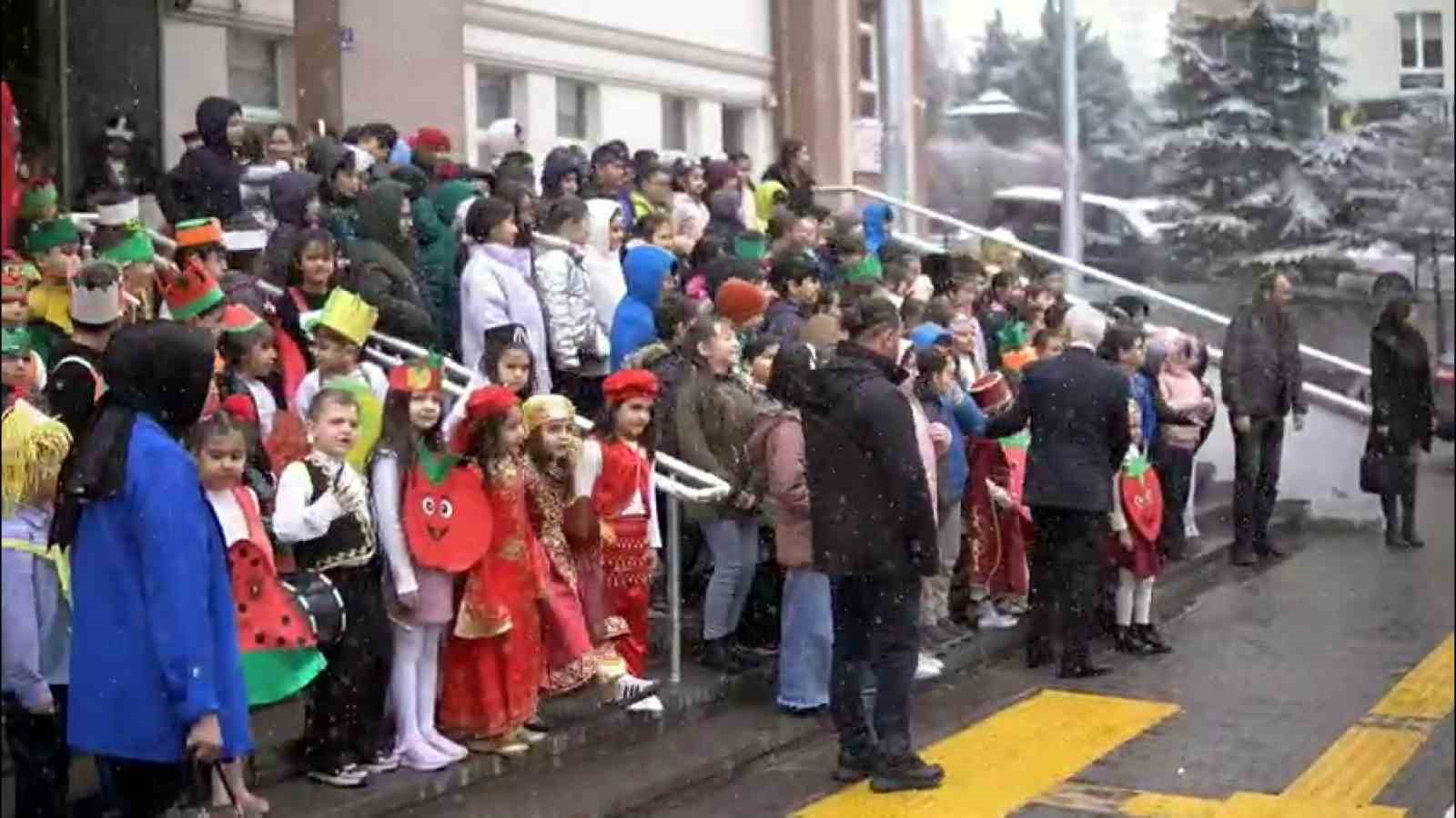 Minik &ouml;ğrencilerin &lsquo;Yerli Malı Haftası&rsquo; sevinci
