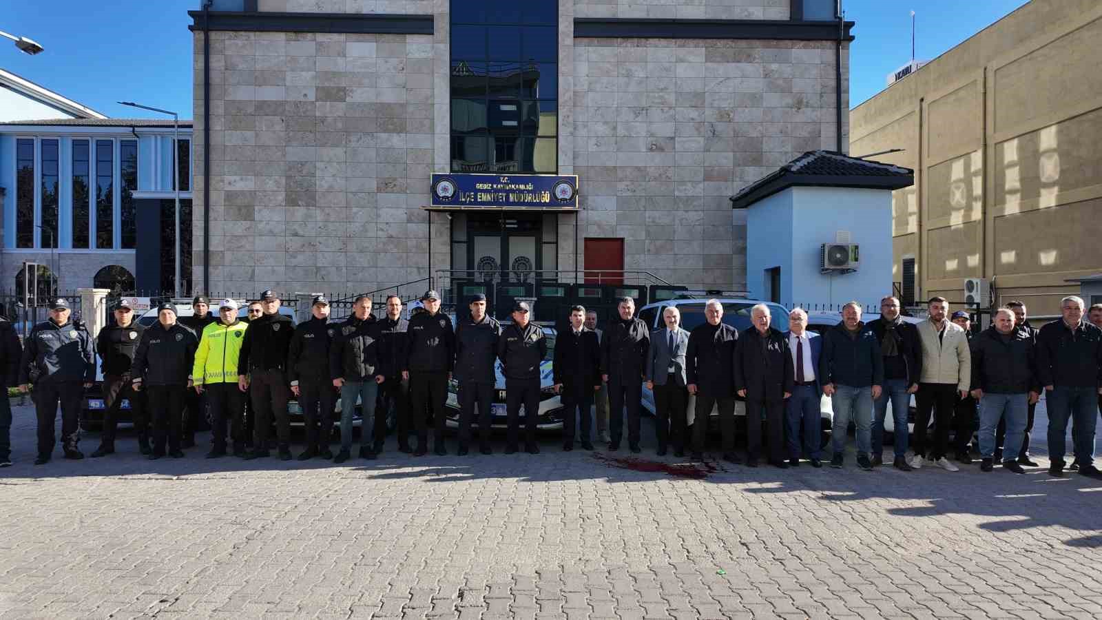 Gediz emniyetinde 4 yeni ara&ccedil; hizmete alındı
