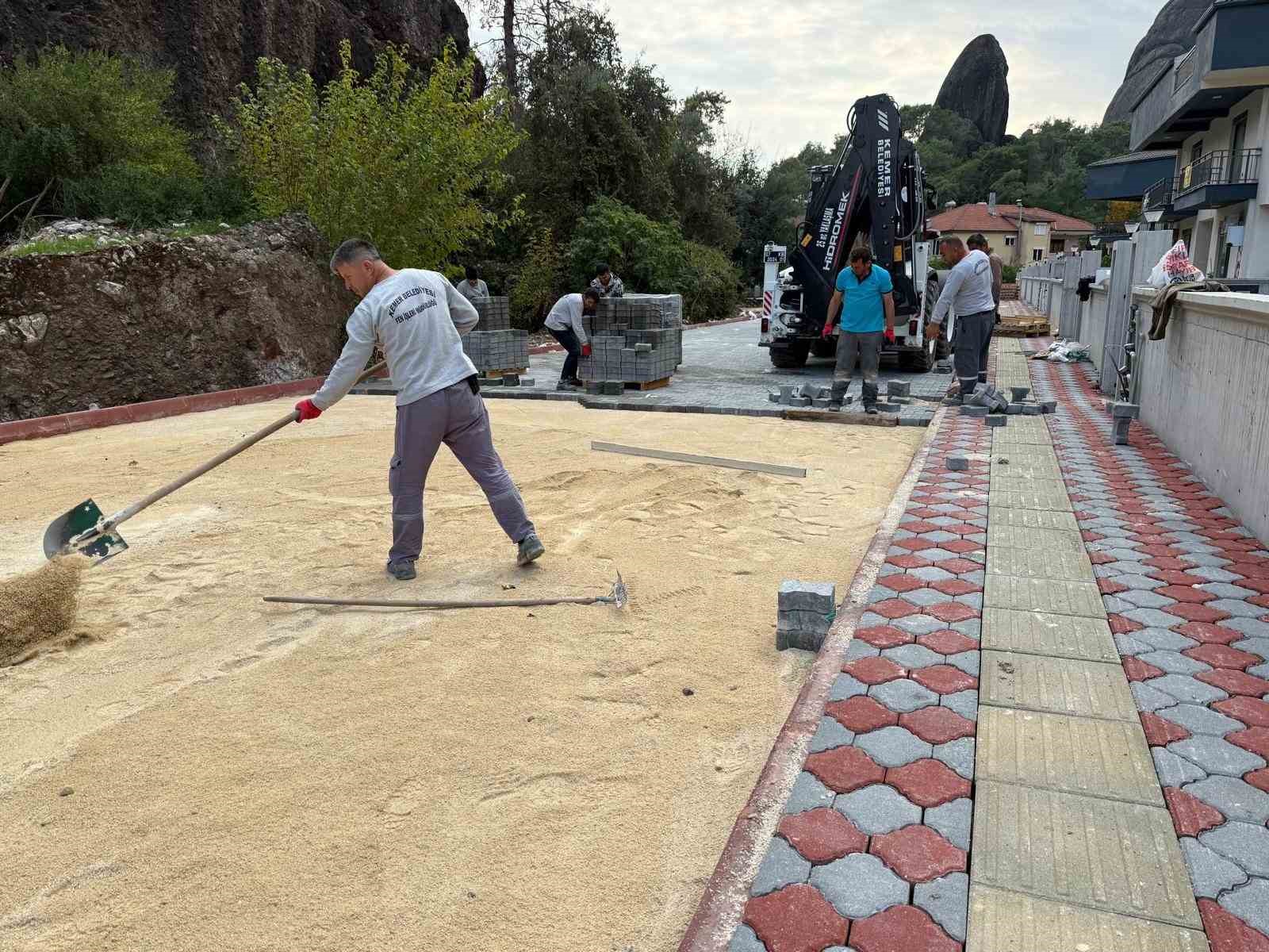 Kemer Kuzdere’de iki sokak arasındaki altyapı çalışmaları tamamlandı
