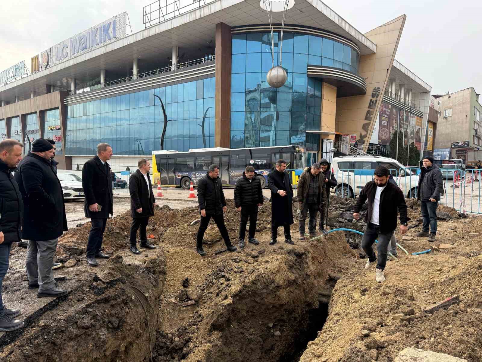 Başkan Çetinkaya, altyapı ve üstyapı çalışmalarını yerinde inceledi