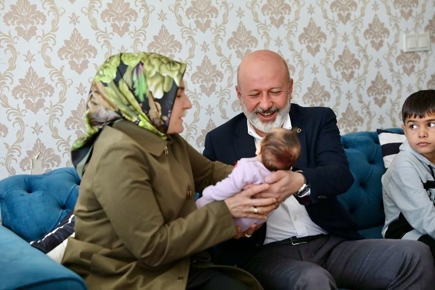 Başkan Çolakbayrakdar: "Doğumdan hayata, Kocasinan’da her an vatandaşımızın yanındayız"