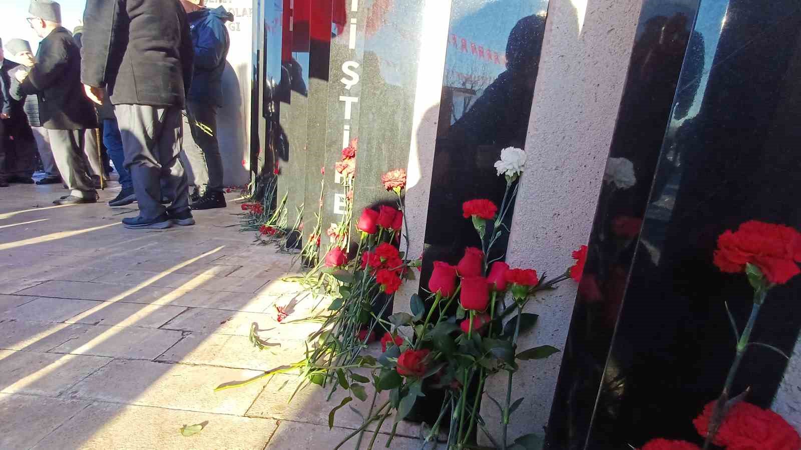 Kayseri Şehitleri 9. yıld&ouml;n&uuml;m&uuml;nde anıldı
