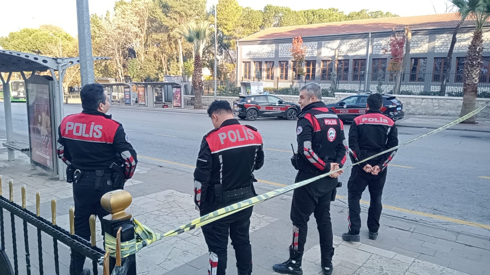 Ş&uuml;pheli &ccedil;antayı sahibi kontroll&uuml; patlama sırasında koşarak aldı
